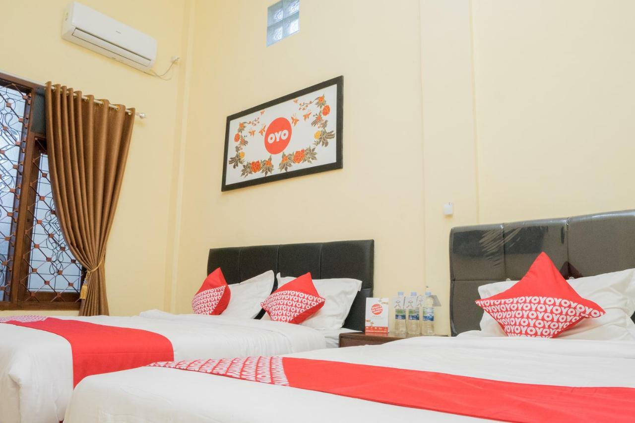 Hotel Oyo 643 Al Thalib 8 Syariah Malang Exterior foto